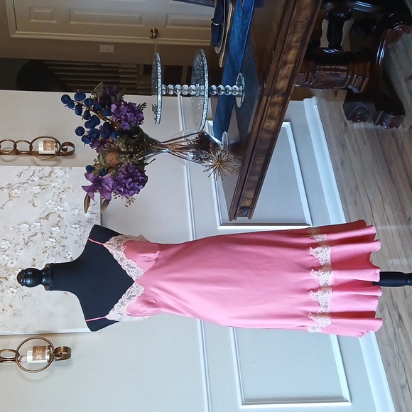 Victoria's Secret Silk Pink Ruffle Hem Nightgown Slip. Size L - Picture 11 of 17